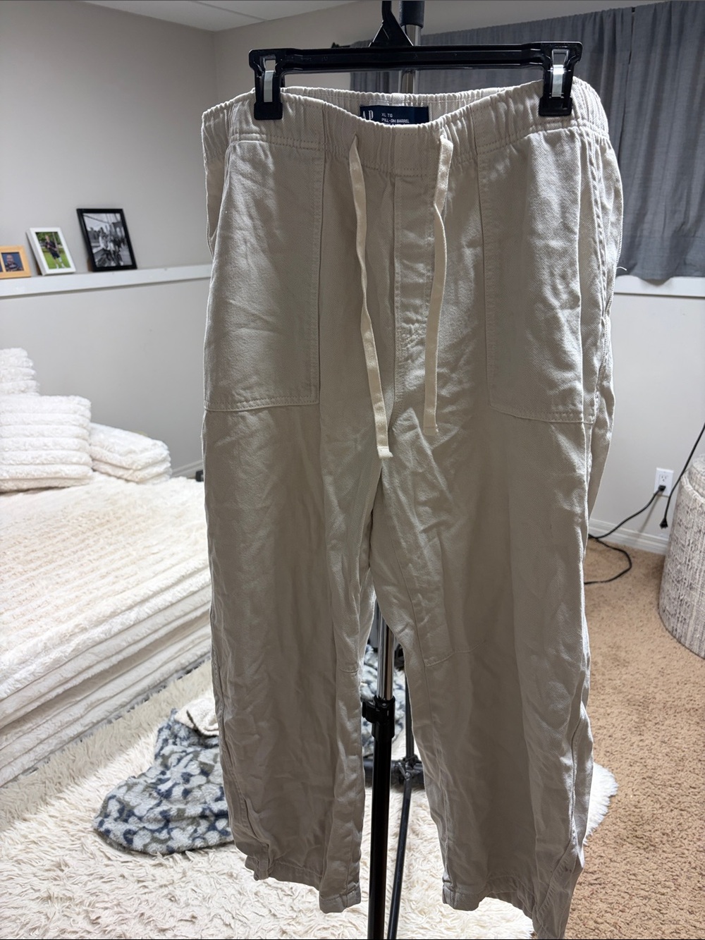Gap Women's Casual Drawstring Linen-Blend Pants in Cream